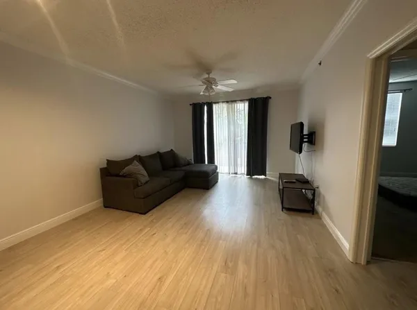$2,000 | 616 Clearwater Park Road, West Palm Beach, FL 33401