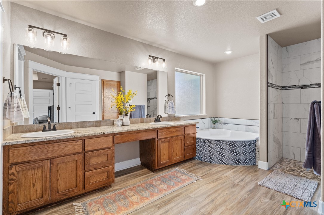 3533 Hooten Bend Kempner, TX 76539 - Photo 14 of 37 HUGE VANITY WITH DOUBLE SINK
