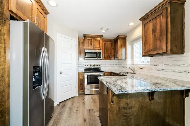 $2,520 | 418 Timbercreek Drive, Belton, MO 64012