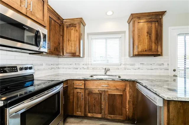 $2,520 | 418 Timbercreek Drive, Belton, MO 64012