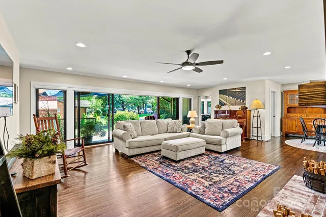 $850,000 | 1943 Townsend Avenue, Charlotte, NC 28205