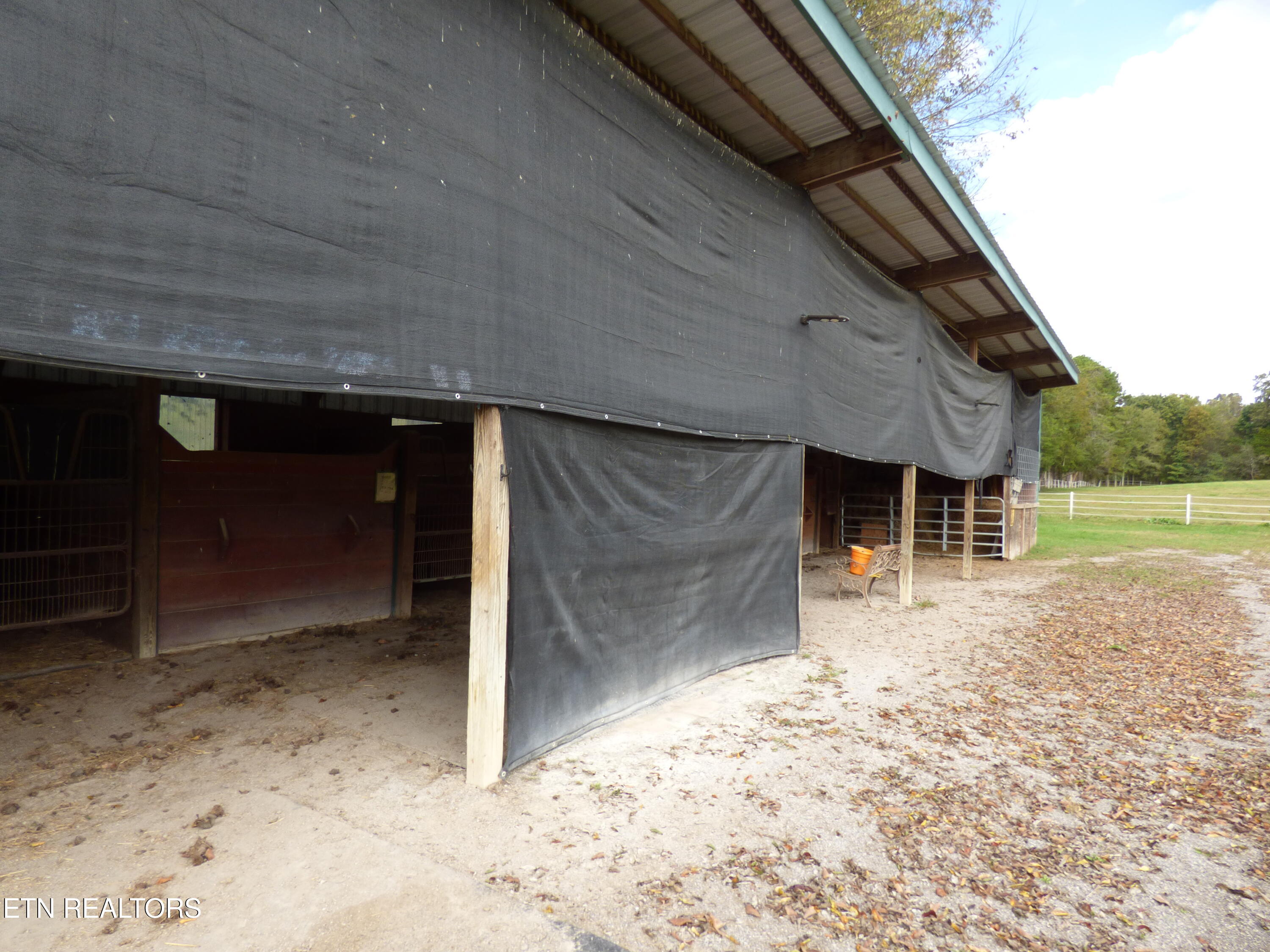 10845 Richland Road Mascot, TN 37806 - Photo 18 of 43 Stable