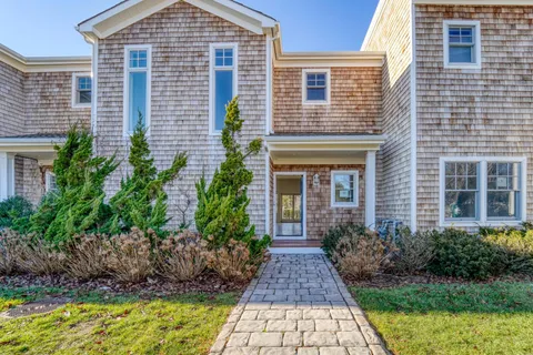 $699,000 | 68 Foster Avenue, Unit 3 3, Hampton Bays, NY 11946