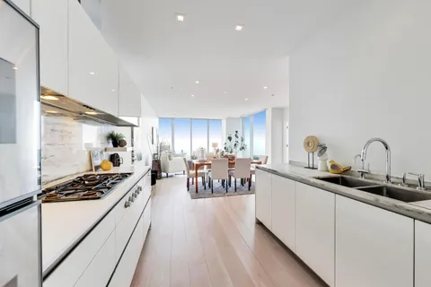 $1,650,000 | 363 East Wacker Drive, Unit 5105, Chicago, IL 60601