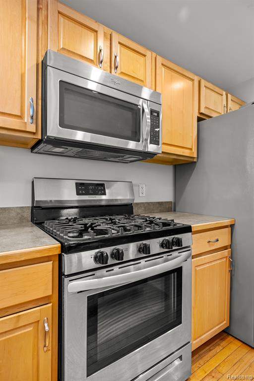 1307 South Cass Lake Road Waterford, MI 48328 - Photo 23 of 43
