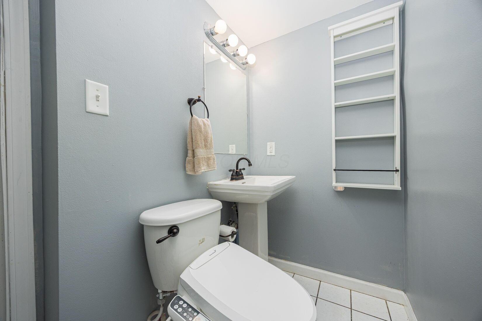 1881 Woodcrest Road Columbus, OH 43232 - Photo 26 of 45 r