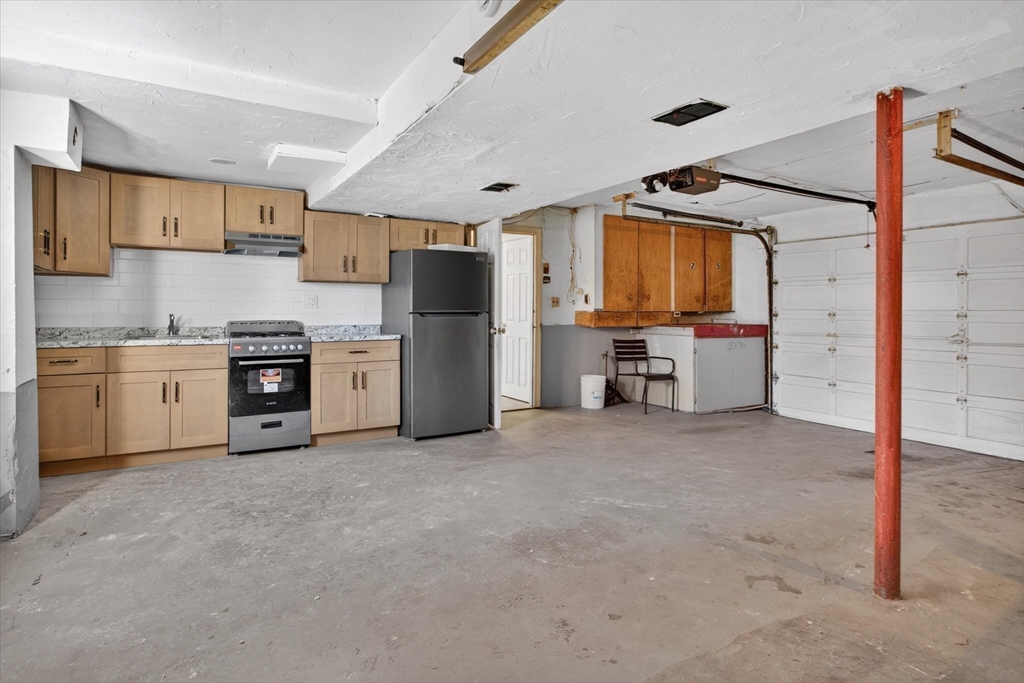 25 Gloversbrook Road Randolph, MA 02368 - Photo 26 of 40