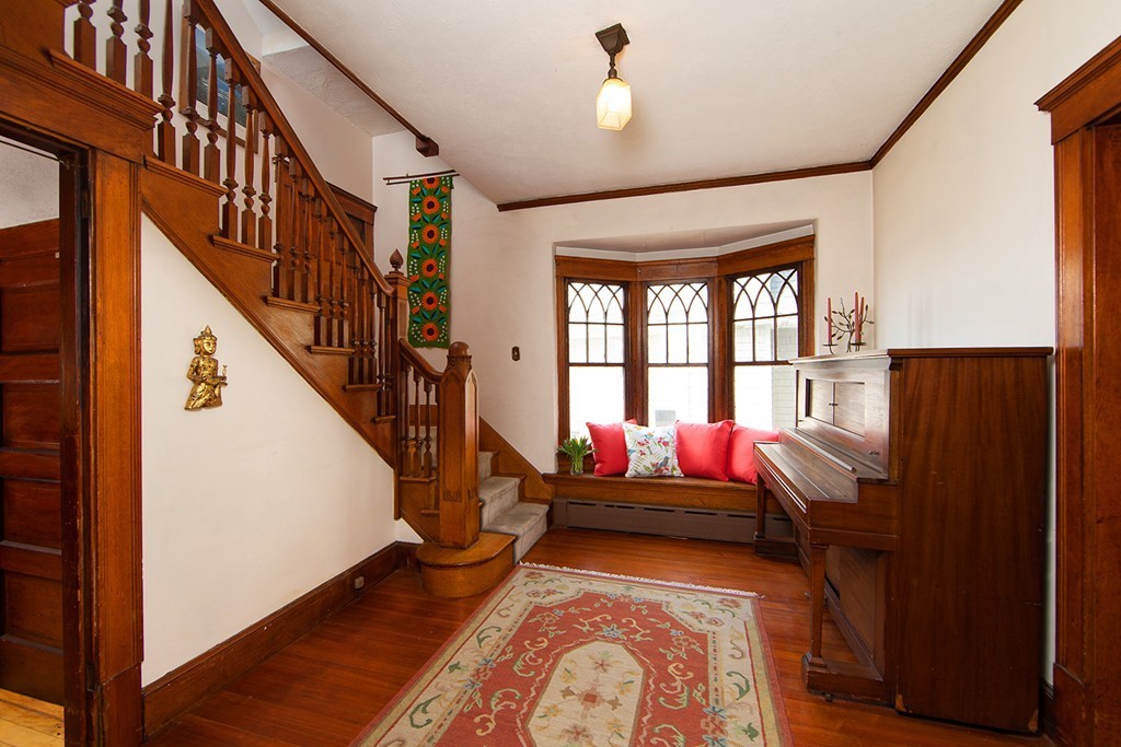 153 Court Road Winthrop, MA 02152 - Photo 3 of 30 Gallery Image 3