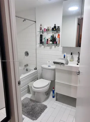$4,200 | 690 Southwest 1st Court, Unit 2134, Miami, FL 33130