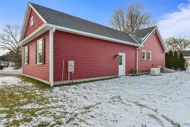 $4,500 | 95 Honeysuckle Road, Warwick, RI 02888