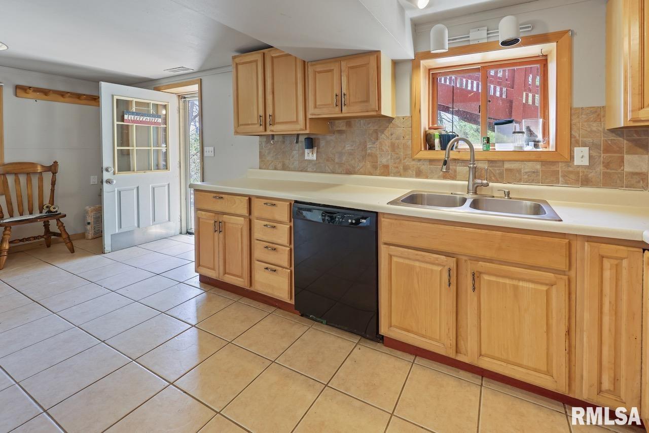 8523 West 1st Street Mapleton, IL 61547 - Photo 5 of 31