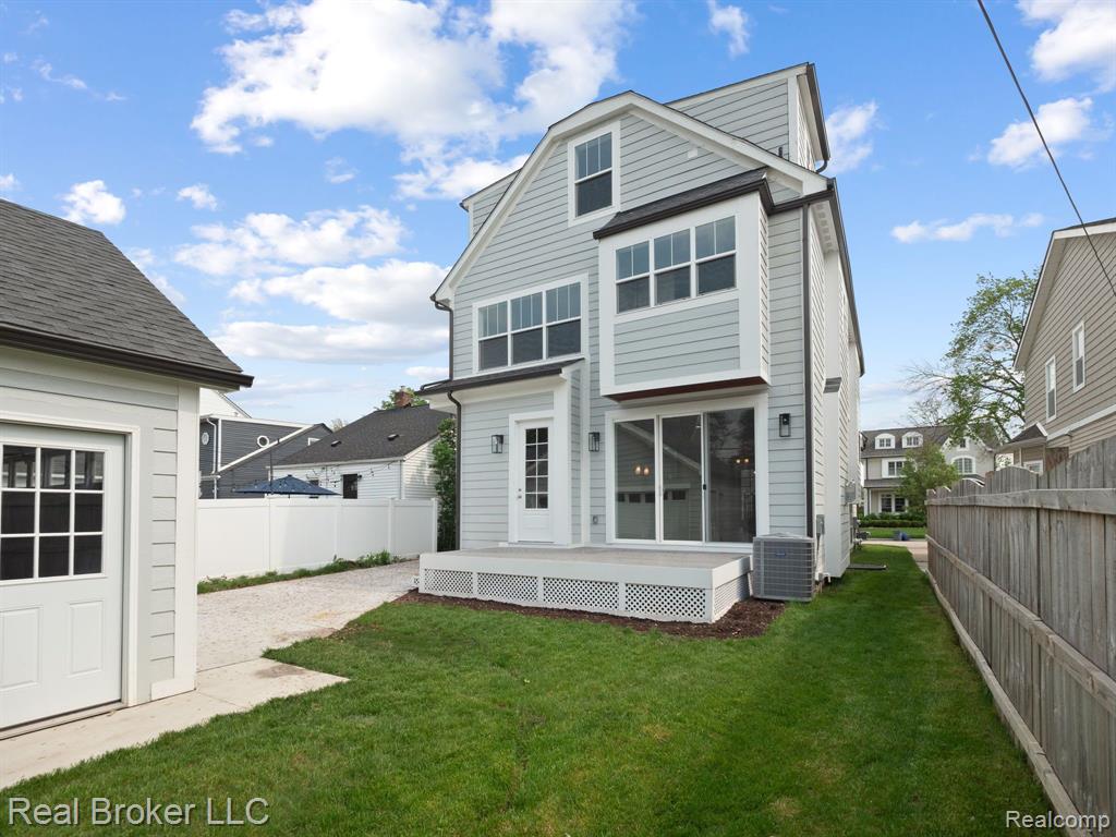 1695 Cole Street Birmingham, MI 48009 - Photo 34 of 39