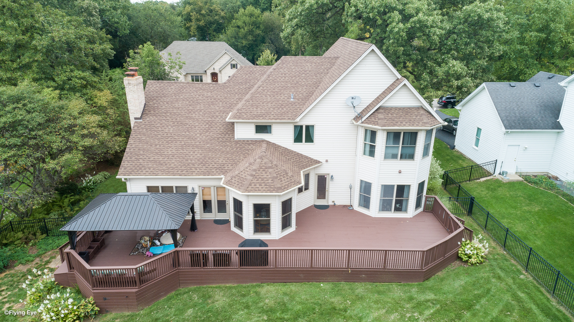 1 Walnut Lane Sugar Grove, IL 60554 - Photo 34 of 35 front view of a house with a yard