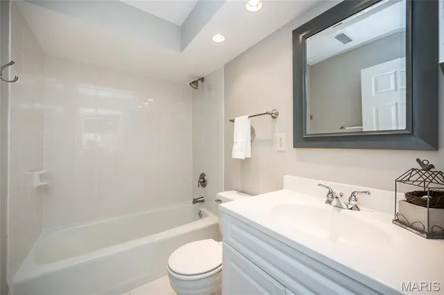 $244,500 | 847 Knickerbacker Drive, Manchester, MO 63021