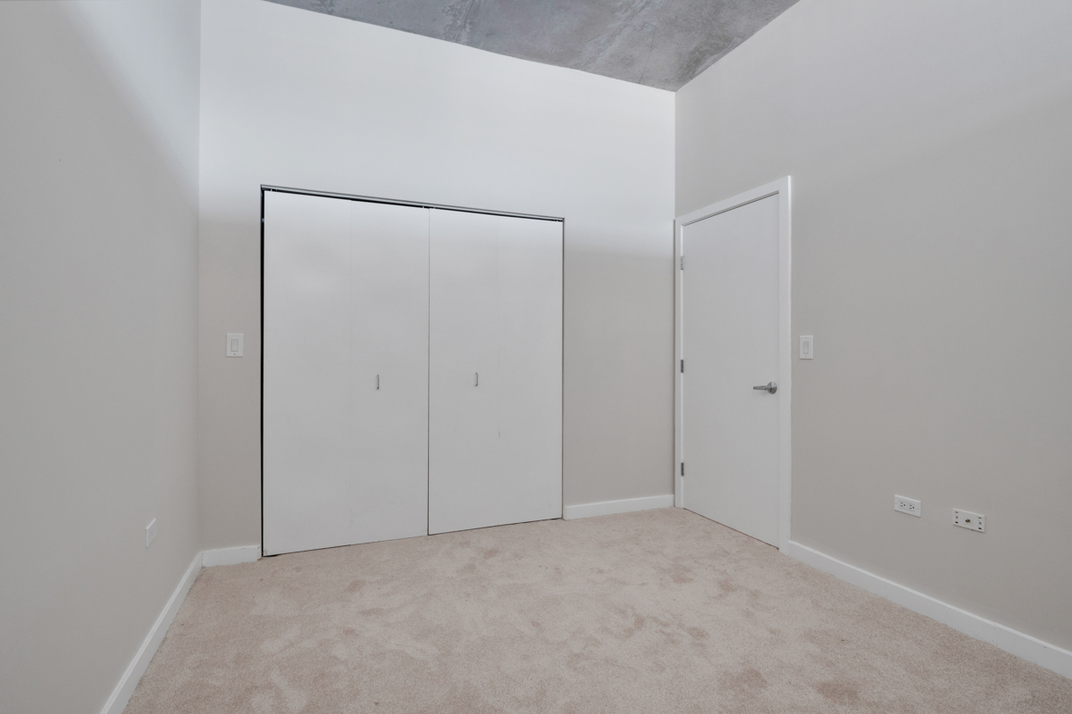 235 West Van Buren Street, Unit 3708 Chicago, IL 60607 - Photo 10 of 15