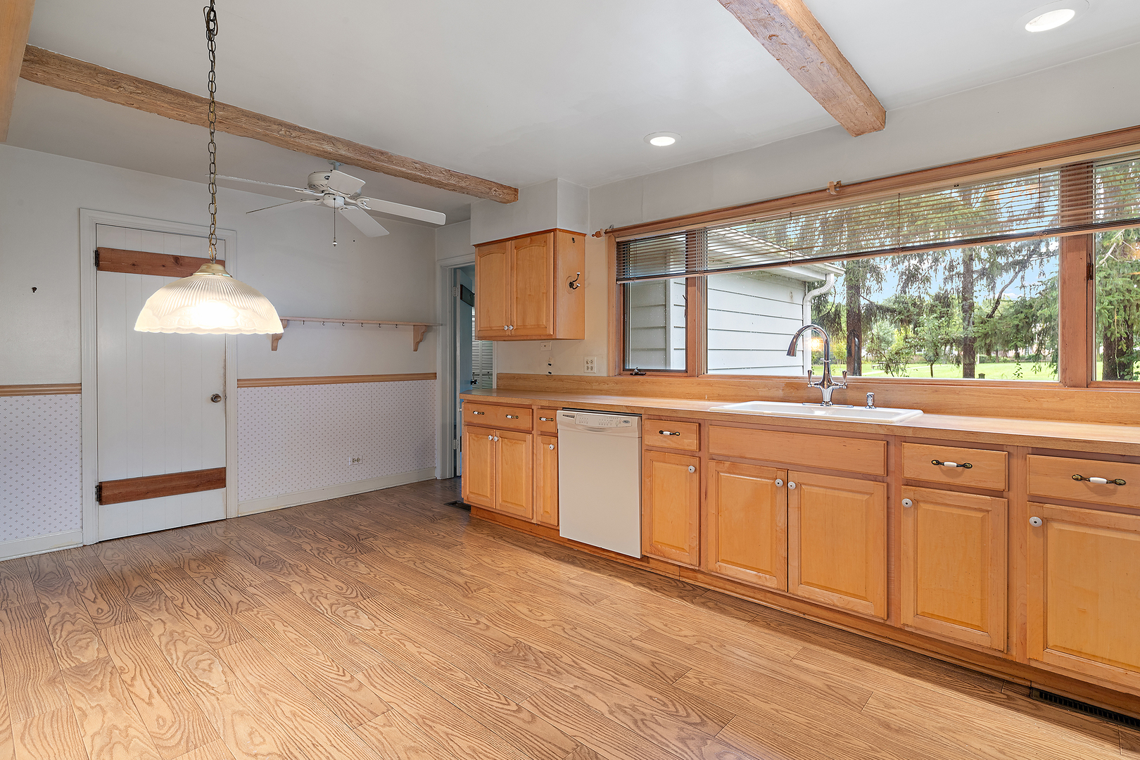 218 Parkview Road Glenview, IL 60025 - Photo 7 of 24 Gallery Image 7