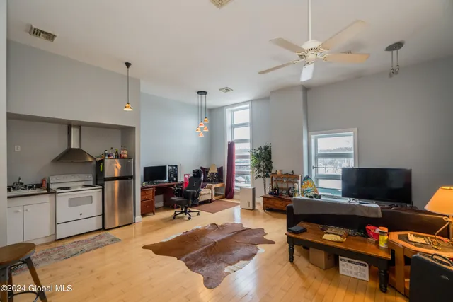 $299,000 | 102 Broad Street, Schuylerville, NY 12871