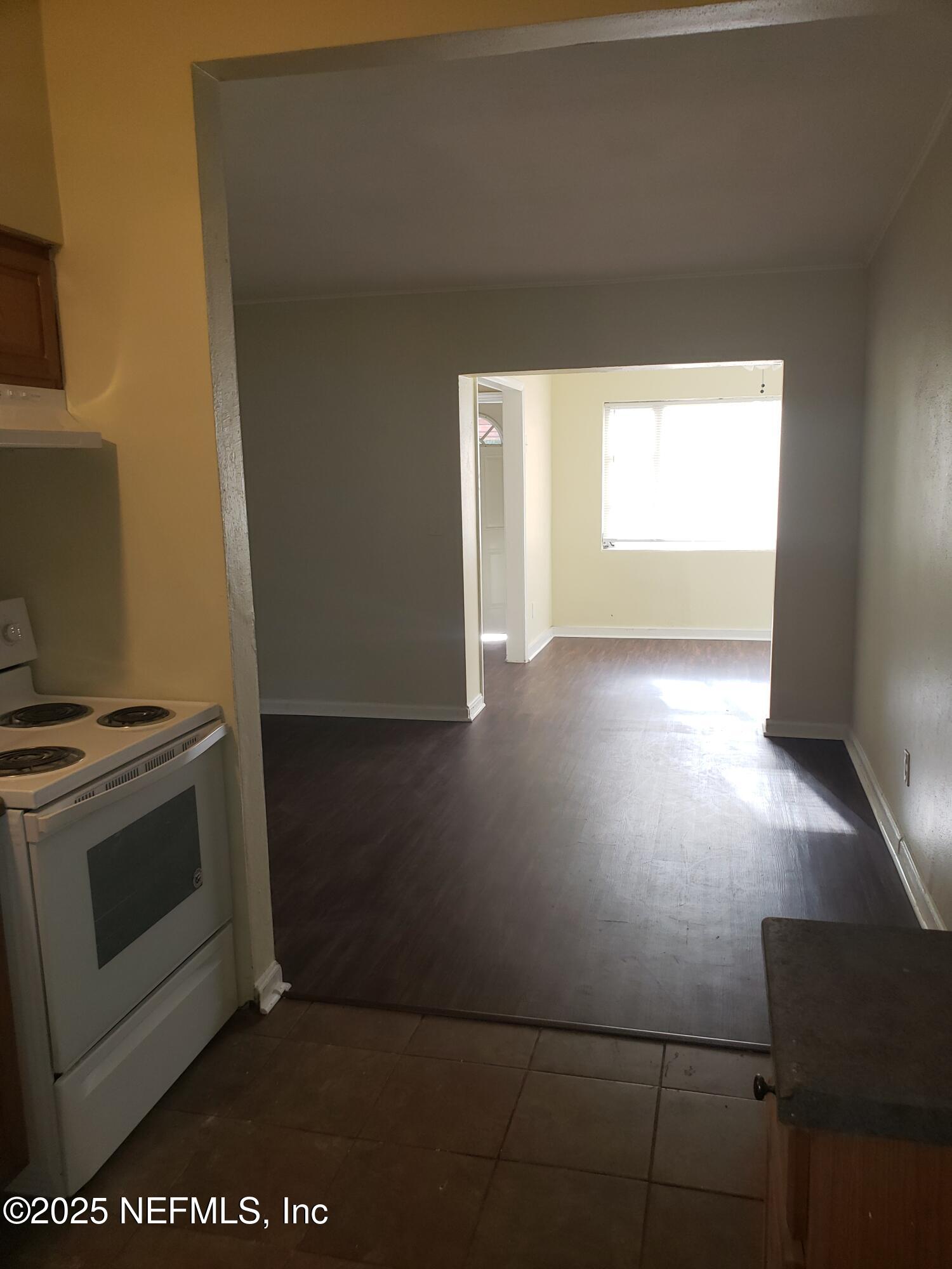 5811 Geranium Road Jacksonville, FL 32209 - Photo 11 of 29 Kit look into Liv