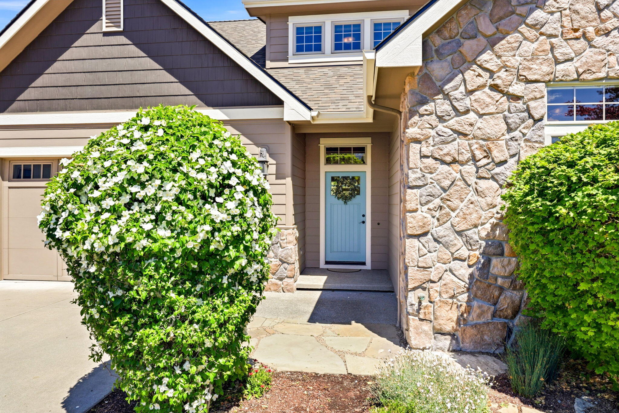 403 Briscoe Place Ashland, OR 97520 - Photo 5 of 64 ApxBP00004