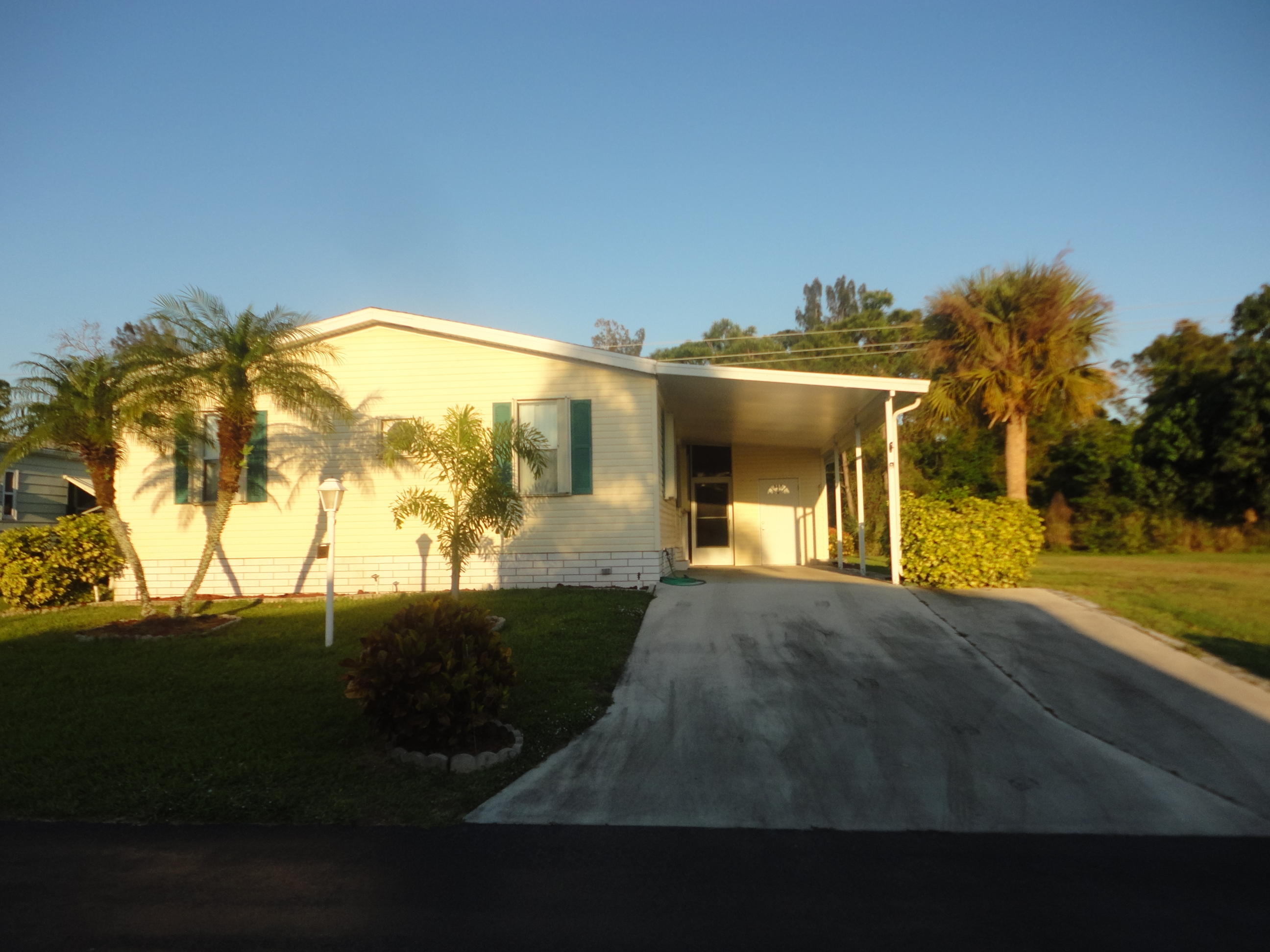 484 Thames Bluff Ridge, Unit 47 Fort Pierce, FL 34982 - Photo 2 of 28 DSC02292
