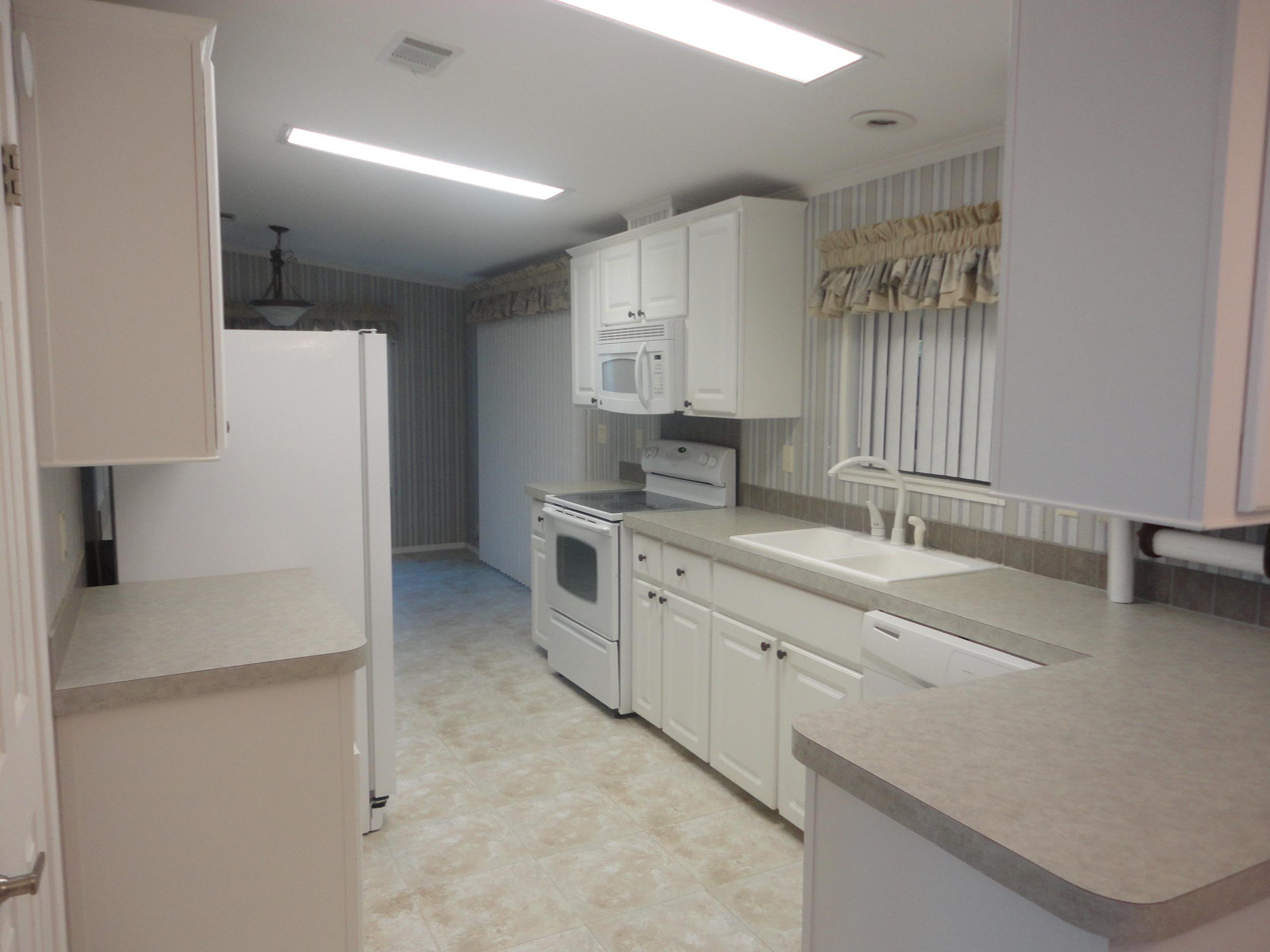484 Thames Bluff Ridge, Unit 47 Fort Pierce, FL 34982 - Photo 9 of 28 DSC02303