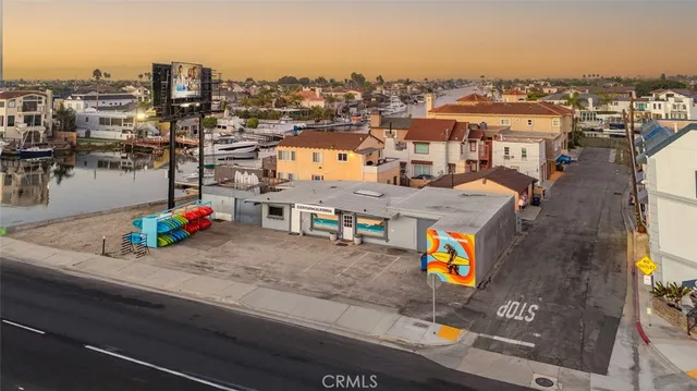 $6,000,000 | 16902-16910 Pacific Coast Highway, Sunset Beach, CA 90742