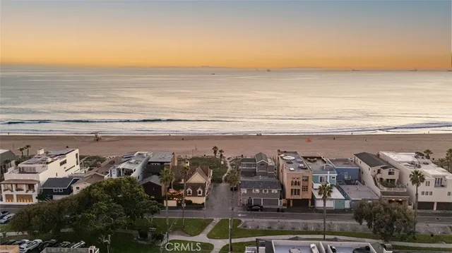 $6,000,000 | 16902-16910 Pacific Coast Highway, Sunset Beach, CA 90742