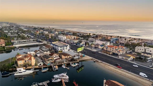 $6,000,000 | 16902-16910 Pacific Coast Highway, Sunset Beach, CA 90742