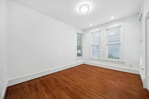 $899,900 | 208 East 12th Street, Houston, TX 77008