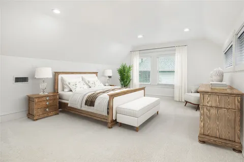 $899,900 | 208 East 12th Street, Houston, TX 77008