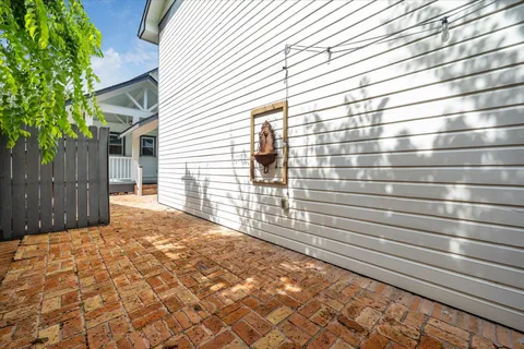 $899,900 | 208 East 12th Street, Houston, TX 77008