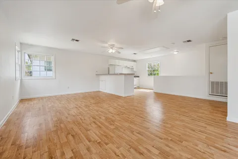 $899,900 | 208 East 12th Street, Houston, TX 77008