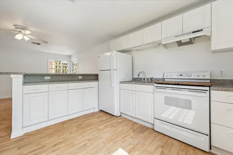 $899,900 | 208 East 12th Street, Houston, TX 77008