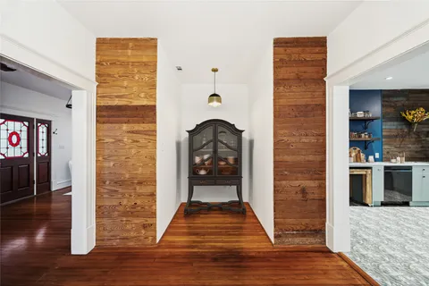 $899,900 | 208 East 12th Street, Houston, TX 77008