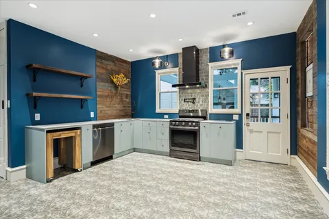 $899,900 | 208 East 12th Street, Houston, TX 77008