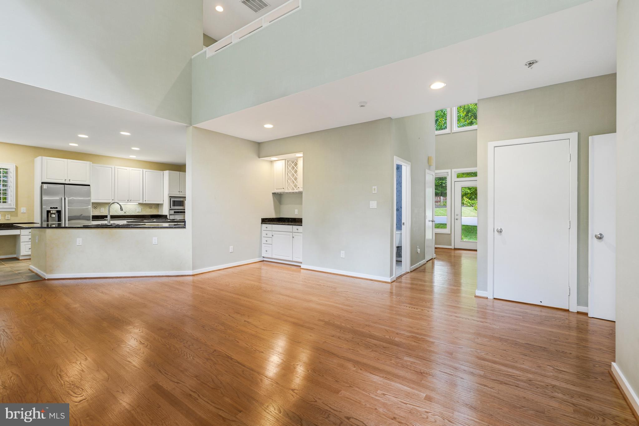 1104 Water Pointe Lane Reston, VA 20194 - Photo 20 of 44