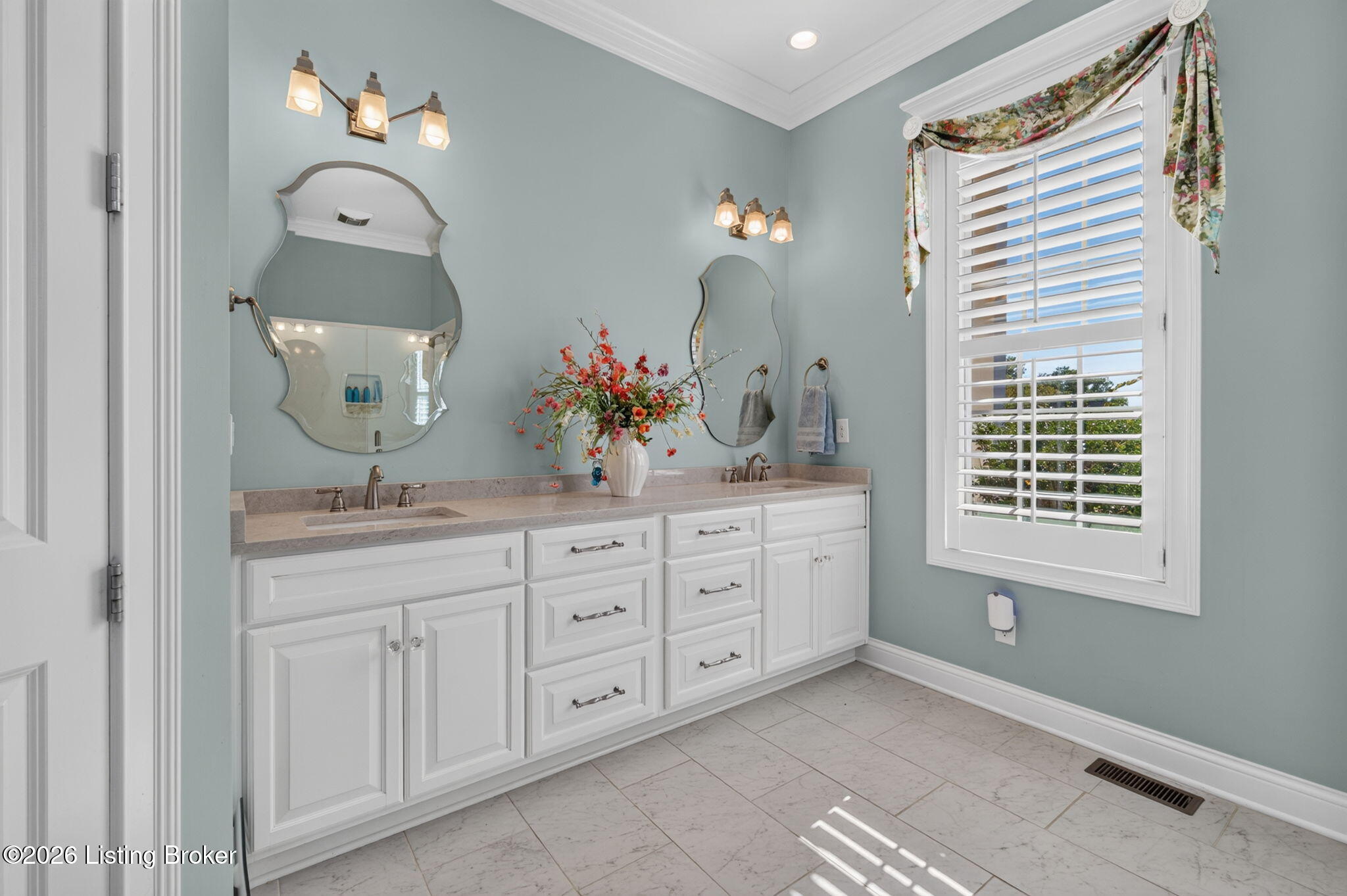 4000 Bold Ruler Way Louisville, KY 40214 - Photo 24 of 49 En Suite