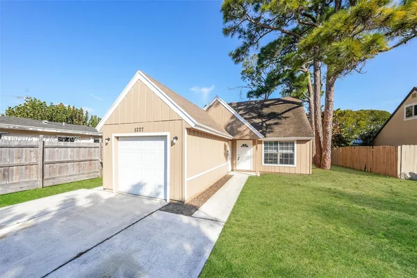 $2,390 | 5227 Adams Road, Delray Beach, FL 33484