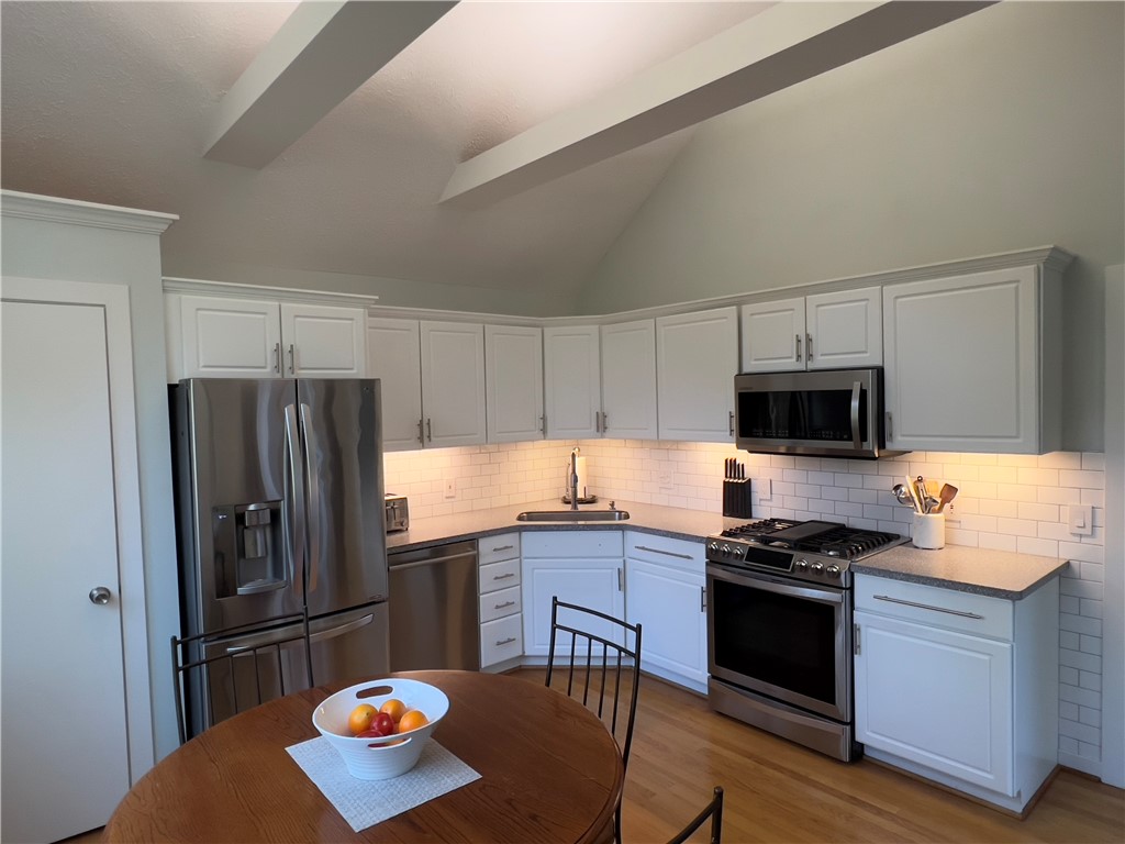 27 Hoyt Place Rochester, NY 14610 - Photo 11 of 25