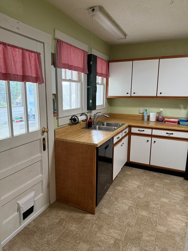 502 Powerhouse Road Independence, VA 24348 - Photo 15 of 57 Gallery Image 15