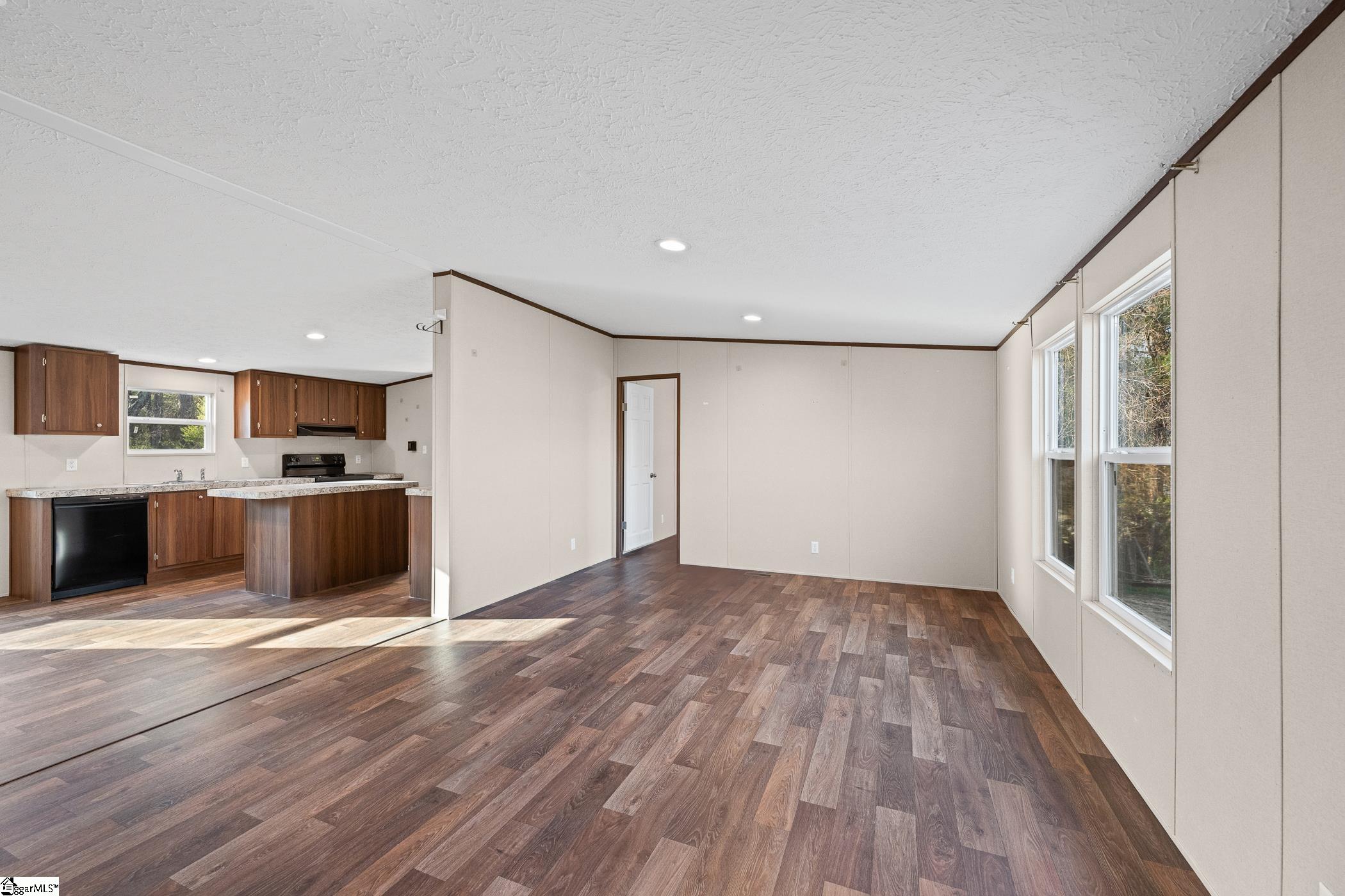 2231 Westminster Highway Walhalla, SC 29691 - Photo 2 of 38