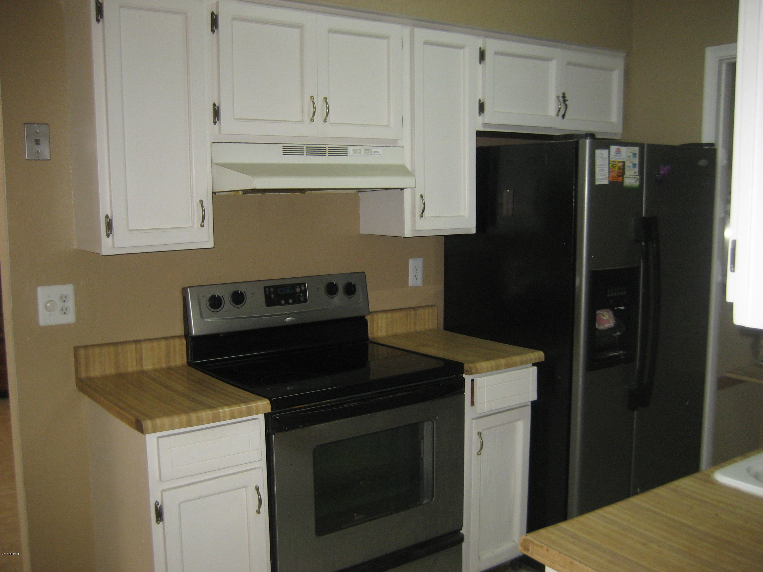 4732 East Apollo Road Phoenix, AZ 85042 - Photo 2 of 6 IMG_6439