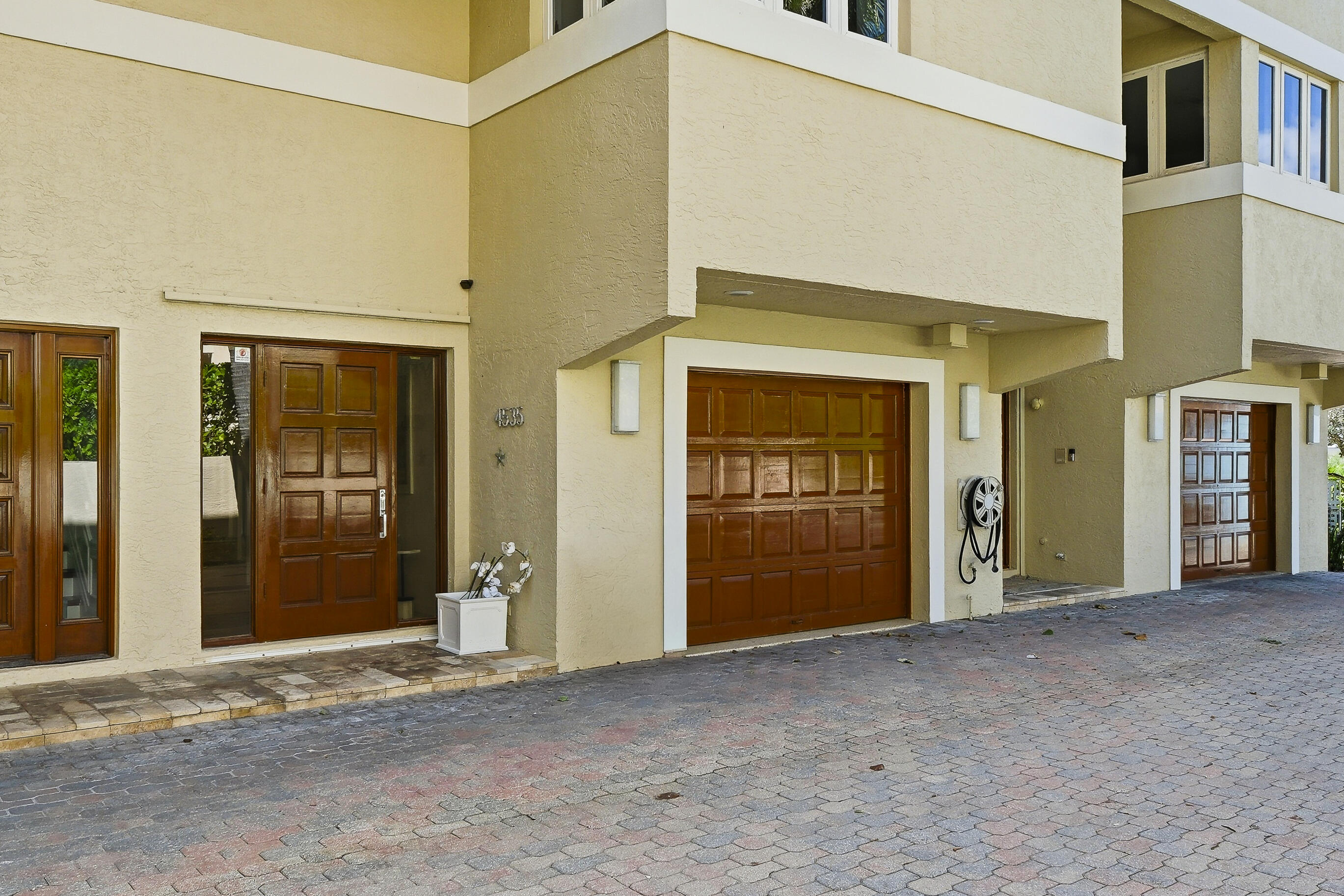 4535 Coquina Road Ocean Ridge, FL 33435 - Photo 3 of 45 a view of a house with an empty room