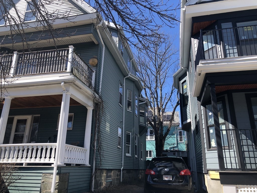 50 Benton Road Somerville, MA 02143 - Photo 5 of 29