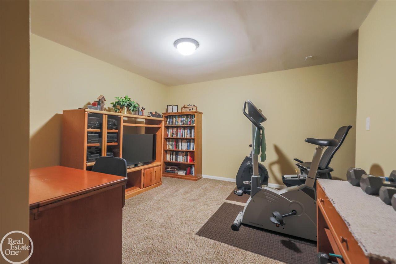 1391 Fairholme Road Grosse Pointe, MI 48236 - Photo 42 of 55 50001931-42.JPG