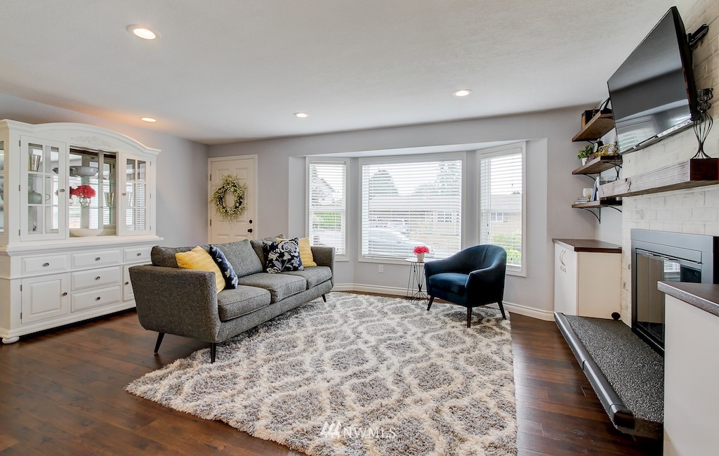 2211 178th Street Southeast Bothell, WA 98012 - Photo 2 of 22