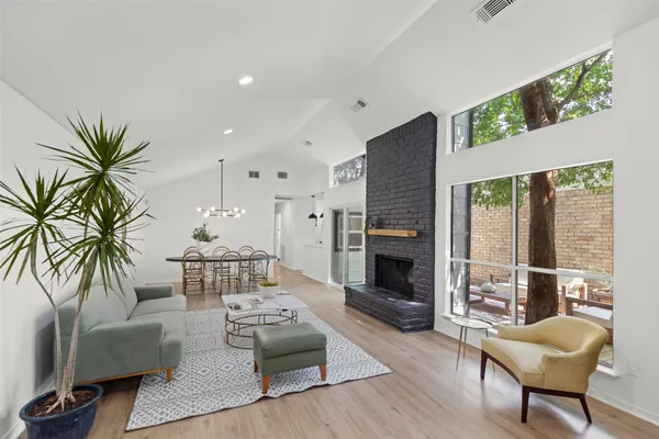 $2,400 | 2019 Wilcrest Drive, Houston, TX 77042
