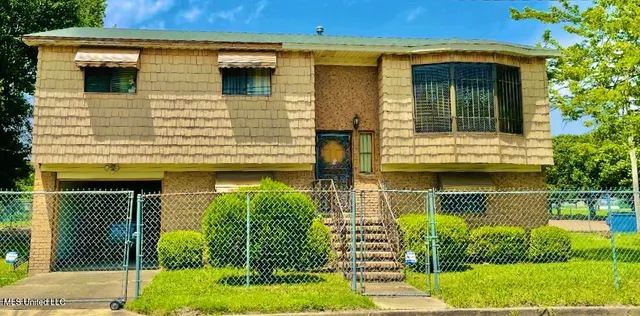 $100,000 | 1335 Chestnut Street, Clarksdale, MS 38614