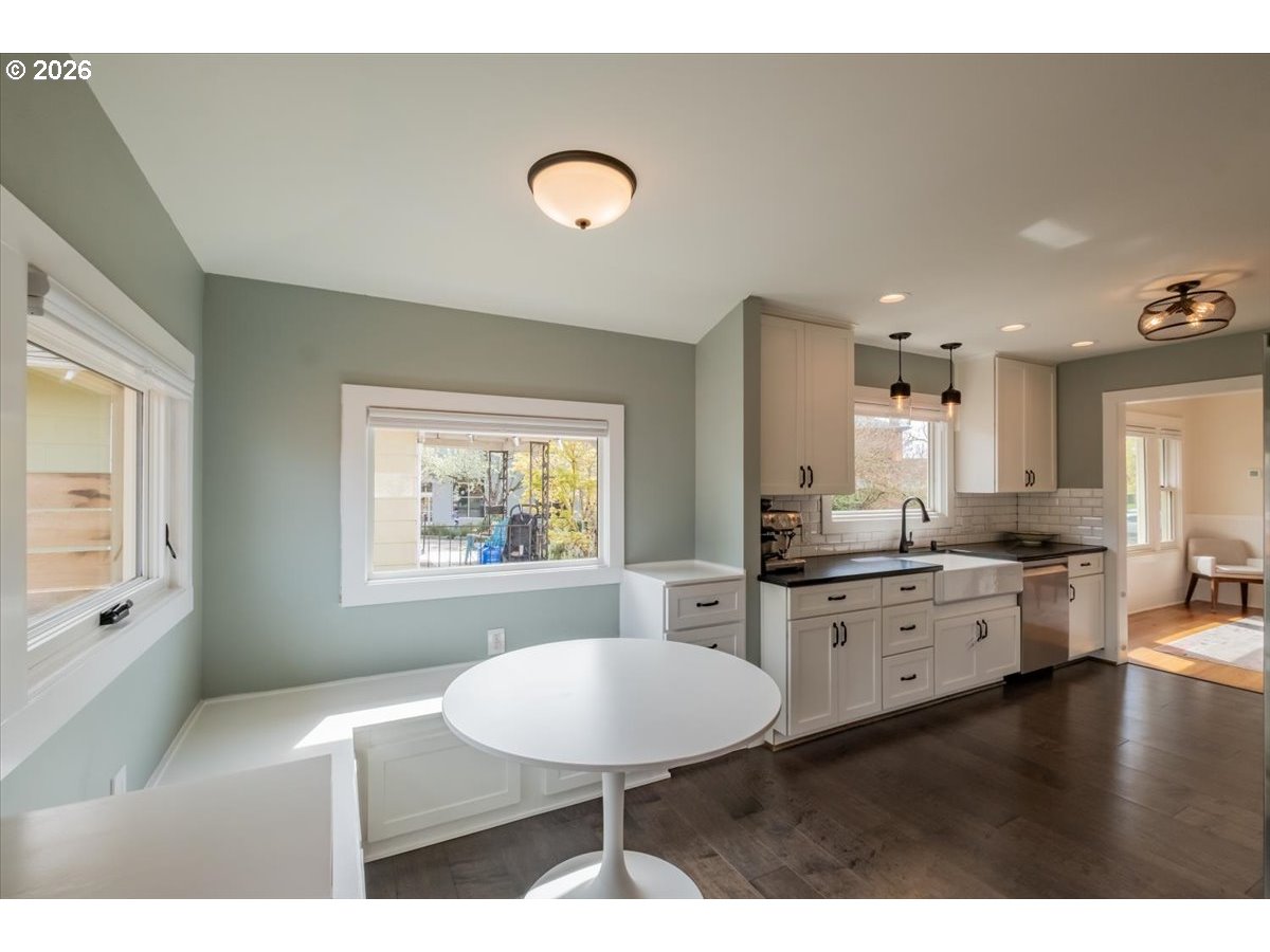 1905 Southeast Division Street Portland, OR 97214 - Photo 13 of 47
