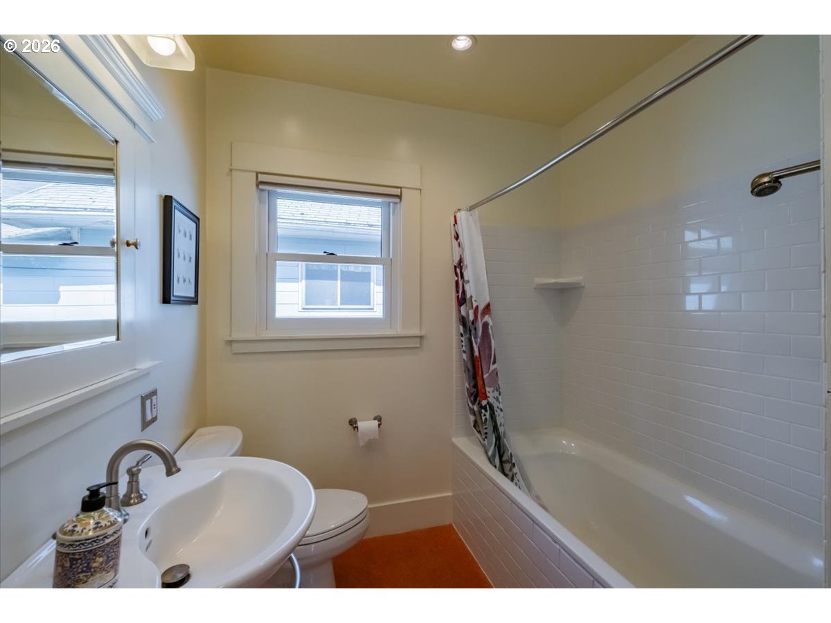 1905 Southeast Division Street Portland, OR 97214 - Photo 23 of 47